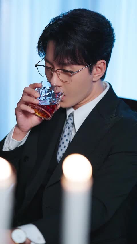 Episode 1 - Angel Bermuka Dua